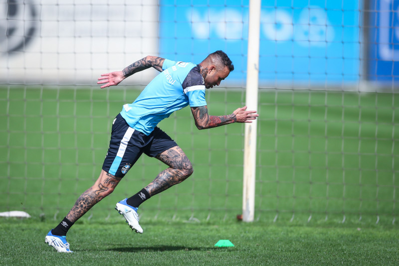 Jogadores como Luan buscam ganhar espaço com Portaluppi