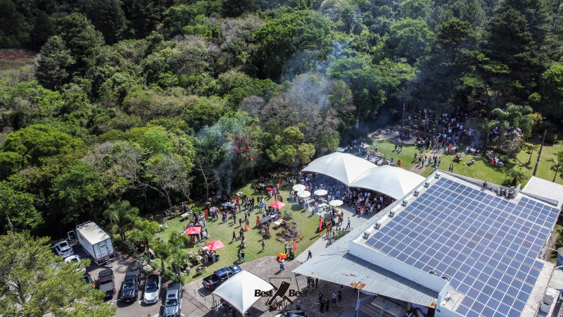 {'nm_midia_inter_thumb1':'https://www.jornaldocomercio.com/_midias/jpg/2023/10/12/206x137/1_minuto_varejo_churrascada_sustentavel_santa_maria_jornal_do_comercio-10356660.jpg', 'id_midia_tipo':'2', 'id_tetag_galer':'', 'id_midia':'65280ef006b1e', 'cd_midia':10356660, 'ds_midia_link': 'https://www.jornaldocomercio.com/_midias/jpg/2023/10/12/minuto_varejo_churrascada_sustentavel_santa_maria_jornal_do_comercio-10356660.jpg', 'ds_midia': 'Minuto Varejo - Frigorífico Silva - Santa Maria - evento Best Feef Day - carne sustentável - qualidade  - churrasco 2022', 'ds_midia_credi': 'FRIGORÍFICO SILVA/DIVULGAÇÃO/JC', 'ds_midia_titlo': 'Minuto Varejo - Frigorífico Silva - Santa Maria - evento Best Feef Day - carne sustentável - qualidade  - churrasco 2022', 'cd_tetag': '1', 'cd_midia_w': '800', 'cd_midia_h': '450', 'align': 'Left'}