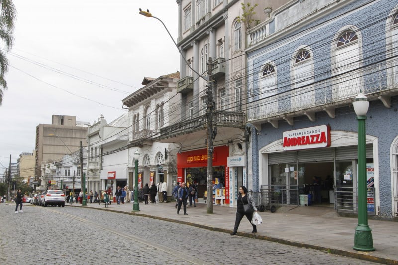Comércio foi um dos poucos setores a terem números positivos no levantamento feito pela CDL e CIC Caxias