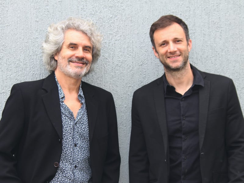 Cantor Dudu Sperb e o guitarrista Antonio Flores cantam jazz nesta quinta-feira no Caf&eacute; Fon Fon