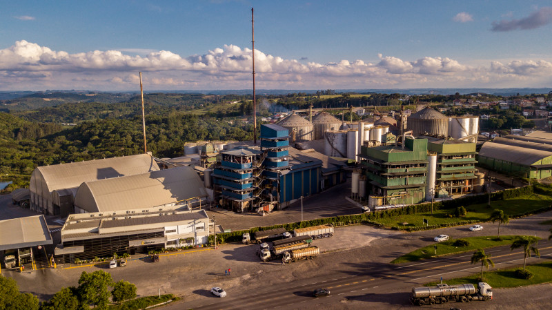 Fábrica na Serra, com capacidade para produzir 1,3 milhão de litros de biodiesel/dia, emprega 650 pessoas