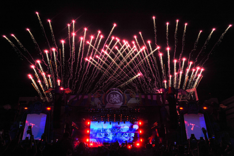 O show de Orochi teve o som totalmente cortado no meio da música 'Carro Forte'