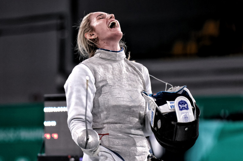 Mariana Pistoia vence Pré-Olímpico de esgrima e garante 3ª vaga do Brasil em Paris 2024