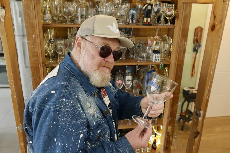 Sady Homrich conta que começou a fazer cerveja artesanal em casa, em 1984