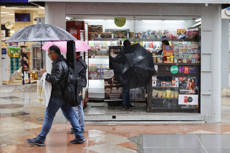 Em Porto Alegre, a semana começa com muitas nuvens e pancadas de chuva