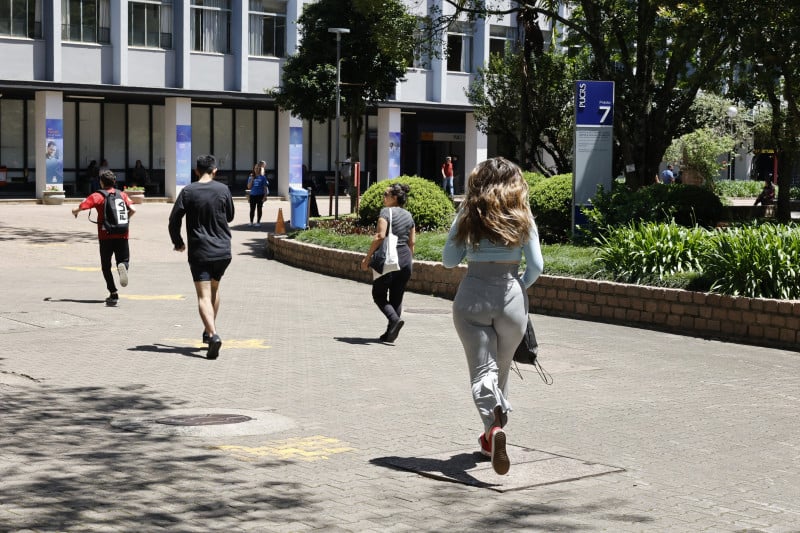 Média nas universidades comunitárias é de 21 alunos por professor 
