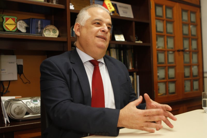 É preciso atualizar as tabelas do Simples Nacional, afirma, em Porto Alegre, ministro do Empreendedorismo