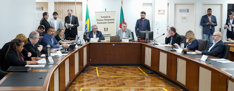Comissão de finanças da Assembleia aprova relatório do Orçamento para 2024 no RS