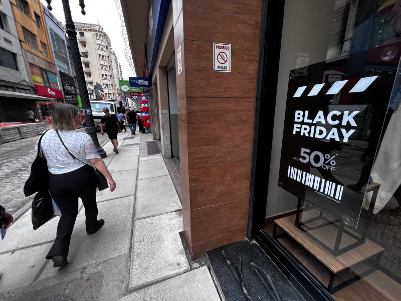 Campanha de descontos já estão nas ruas, mesmo que a BF seja na sexta-feira, 24 