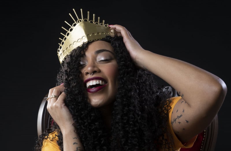 Cantora Daya Moraes apresenta setlist autoral nesta quinta-feira (16), às 20h, no Teatro de Arena