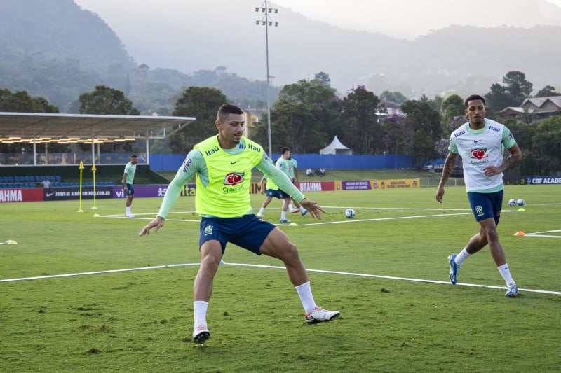 Brasil de Diniz enfrenta a Colômbia com mudanças no time titular