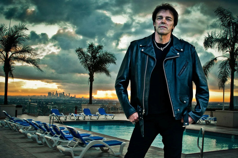 Richie Ramone toca no Opinião