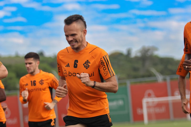 Lateral-esquerda vem sendo principal incógnita desde a lesão de Renê
