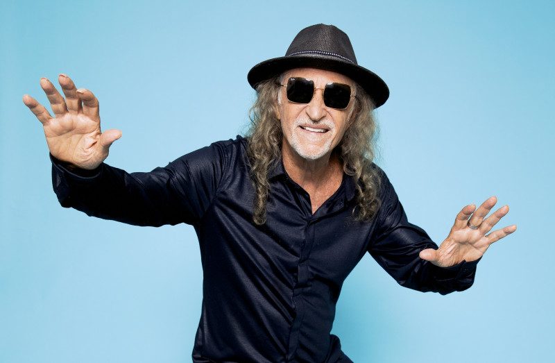 Artista pernambucano se apresenta neste sábado (18) com o show 'Alceu Dispor' 