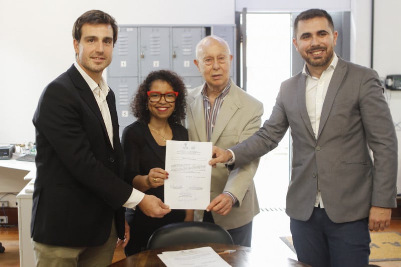 Jornal do Comércio doa acervo de 90 anos ao Arquivo Histórico de Porto Alegre