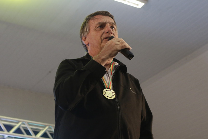 Bolsonaro está impedido de deixar o Brasil