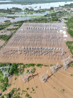 Chuvas causam alagamento da subestação de energia Nova Santa Rita