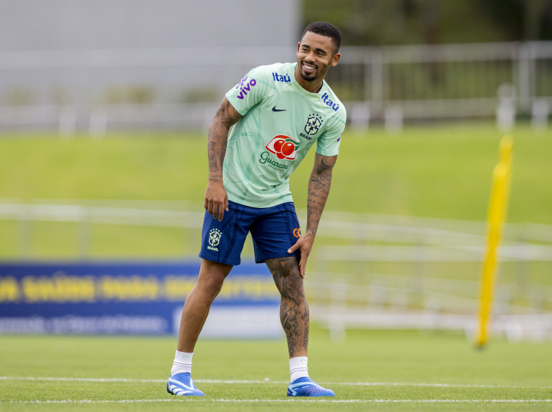 Brasil perde para a Argentina, no Maracanã, em jogo marcado por