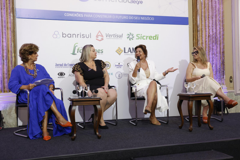 Suzana Vellinho, Lúcia Andrade, Elaine Deboni e Aline Colombo participaram do Menu POA da ACPA

