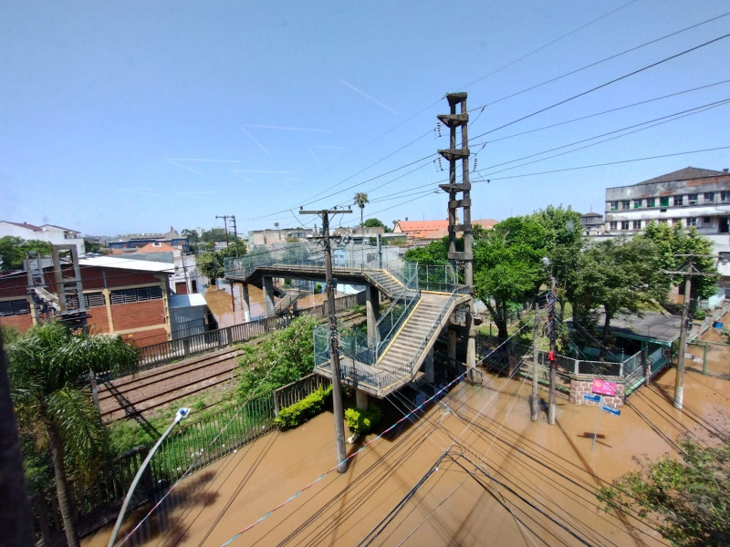 A região do 4º Distrito enfrenta vários pontos de alagamento na manhã desta terça-feira