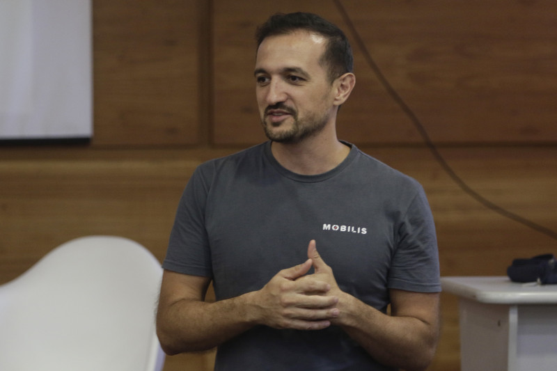 Mercado de veículos elétricos deve crescer no Brasil a partir do segmento de comerciais leves e apps de transportes