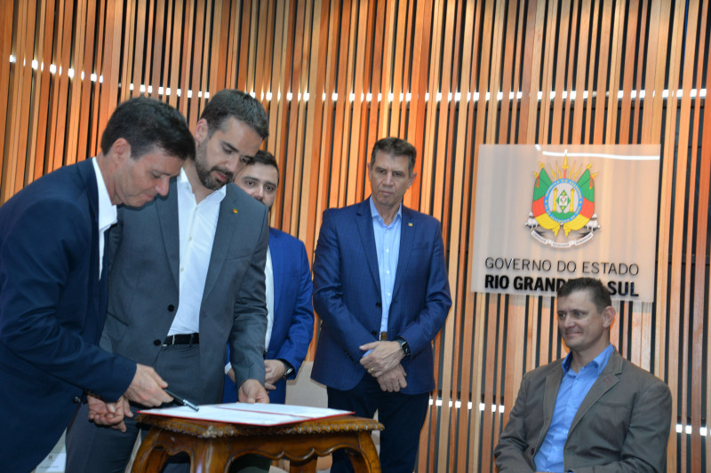 JBS pretende investir até R$ 250 milhões em frigorífico de suínos da Languiru