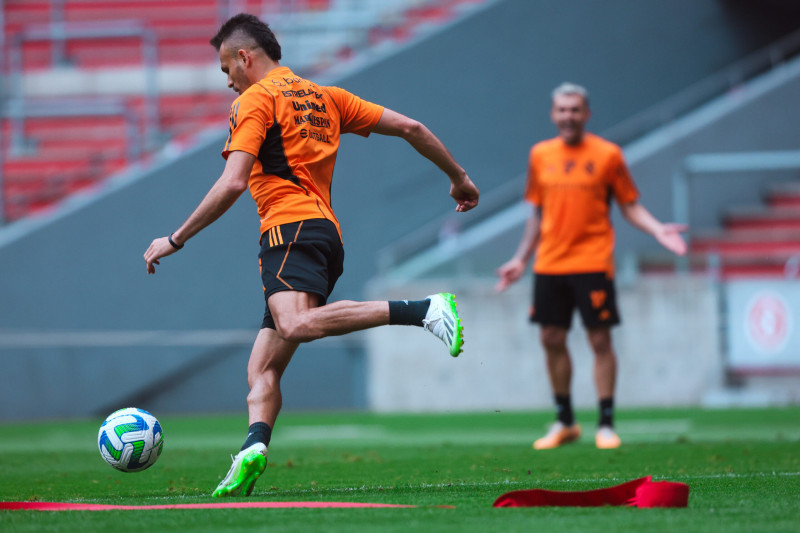 Recuperado de lesão, Renê deve retornar ao Inter contra o Bragantino