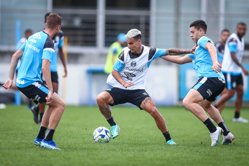 Grêmio visita o Atlético-MG na expectativa de afunilar a briga pelo título