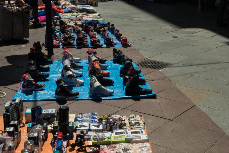 Câmara de Porto Alegre aprova distância mínima entre comércio e ambulantes