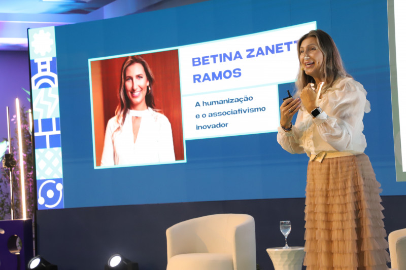 A empresária Betina Zanneti Ramos abordou questões como humanização e felicidade no trabalho