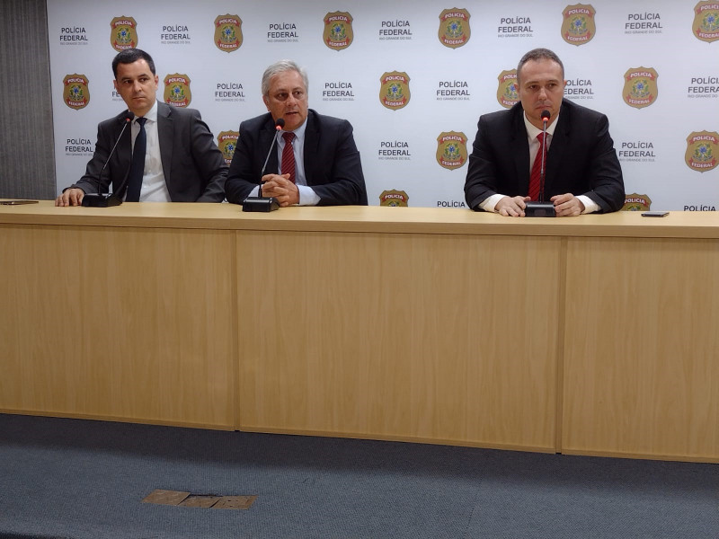 Delabary (e), Rodrigues (c) e Bollis detalharam a Operação Hipócrates da PF