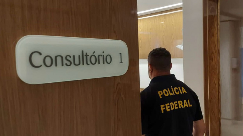  Policiais federais cumprem 11 mandados de busca e apreensão em hospitais, clínicas e consultórios de Porto Alegre na Operação Hipócrates