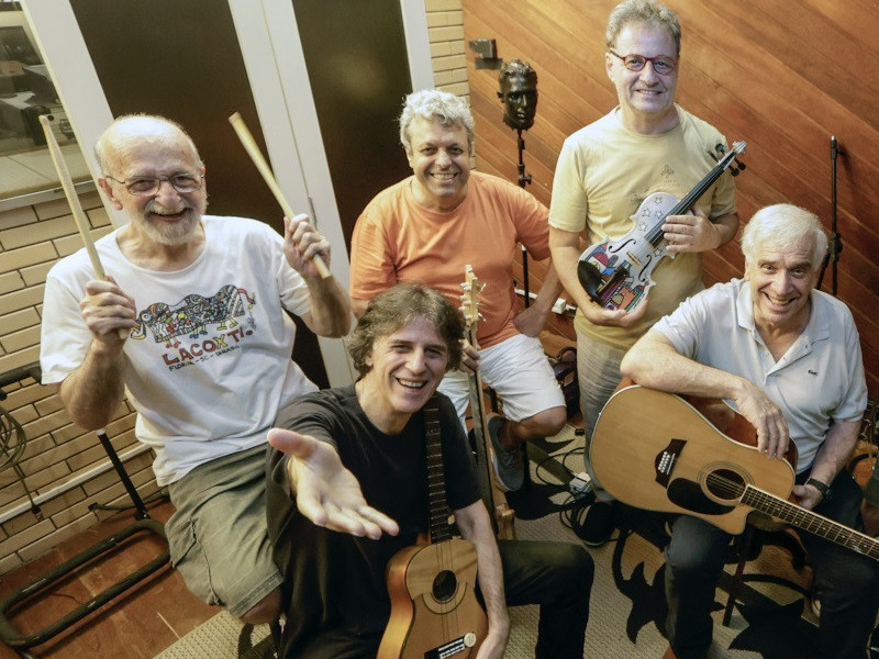 Banda gaúcha Almôndegas faz mais um show de reencontro no Auditório Araújo Vianna nesta sexta-feira (1º), às 21h 