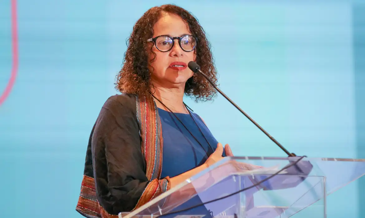 A ministra da Ciência, Tecnologia e Inovação, Luciana Santos, anunciou nesta quinta-feira (30) que o governo vai lançar cinco editais para financiar projetos