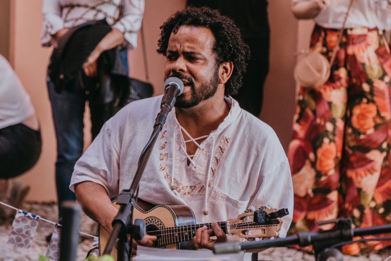 Casa de Cultura Mario Quintana promove Samba do Quintana neste domingo (10), a partir das 16h, com Thiago Ribeiro (foto) & Amigos e de Andr&eacute;a Cavalheiro