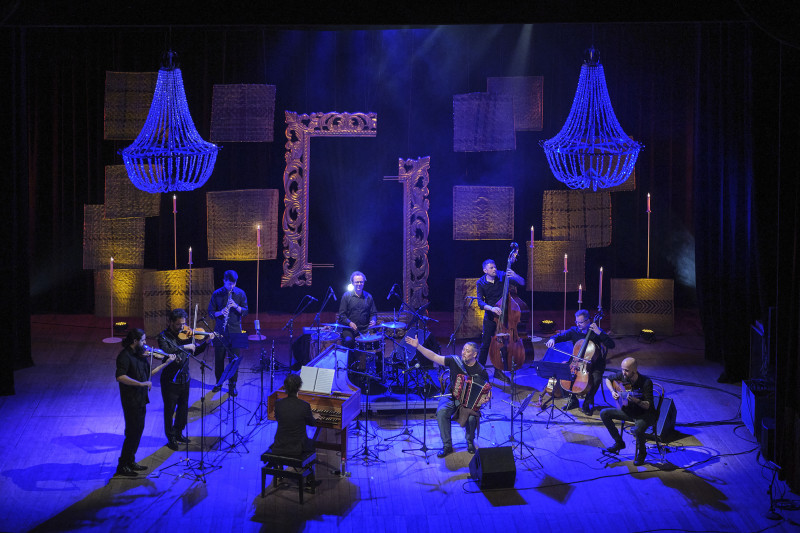 Acordeonista argentino Alejandro Brittes apresenta premiado álbum (L)ESTE nas ruínas de São Miguel das Missões neste domingo (3)