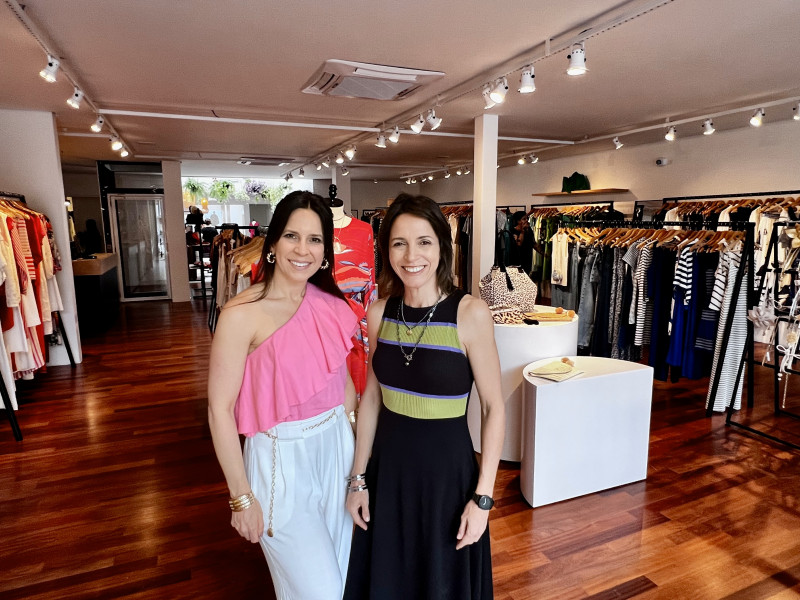 Carol (esq) e Ana Paula criaram novas áreas na loja que quadruplicou de tamanho no mesmo bairro da Capital