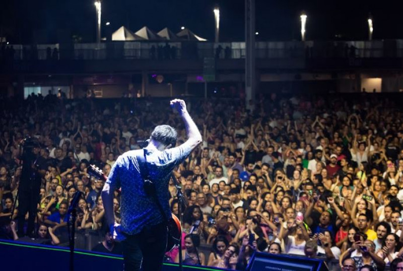 Vivo Música apresenta banda Yangos, Orquestra Simjazz e o cantor Samuel Rosa para um show inédito no Parque Harmonia neste domingo (3) 