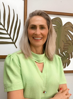 Margit Kasper, contabilidade