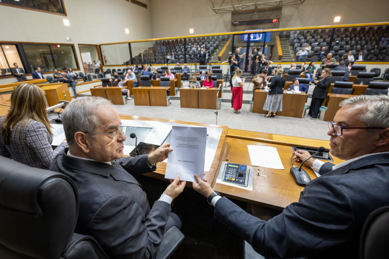 Relatório de CPIs recomenda que prefeitura investigue irregularidades na educação de Porto Alegre