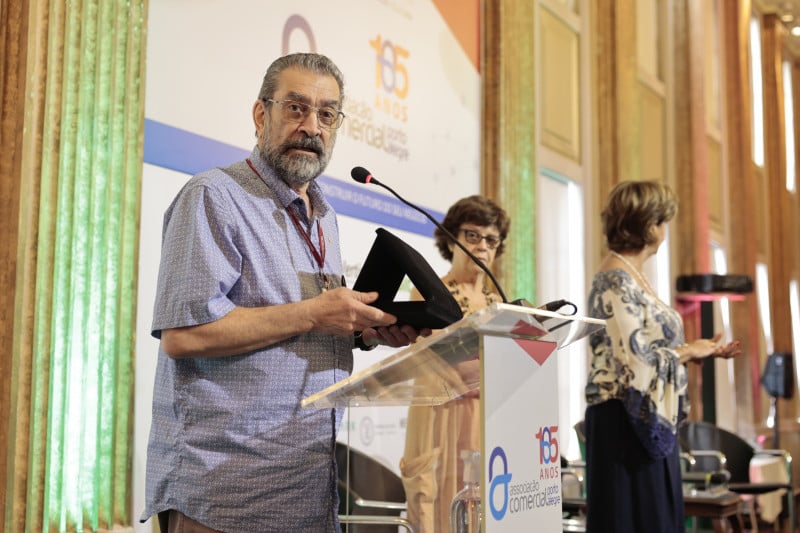 Professor enalteceu investimentos na área e diz que torce pela resolução dos problemas