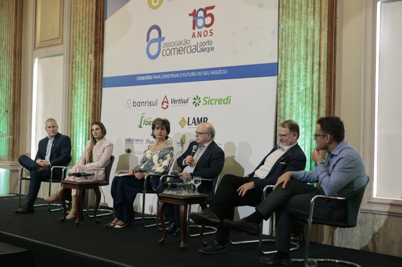 Porto Alegre encerra o ano com mais de 800 negócios de baixo risco abertos