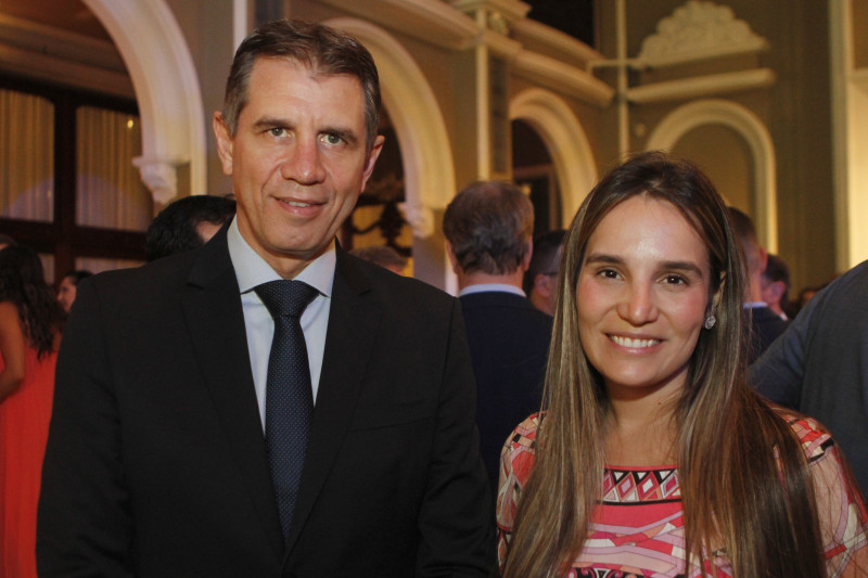  Ernani Polo e Júlia Evangelista Tavares