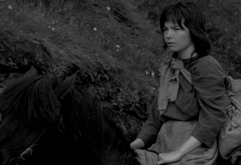 Exibição de 'Quando Éramos Bruxas' marca lançamento de revista do Cineclube Academia das Musas