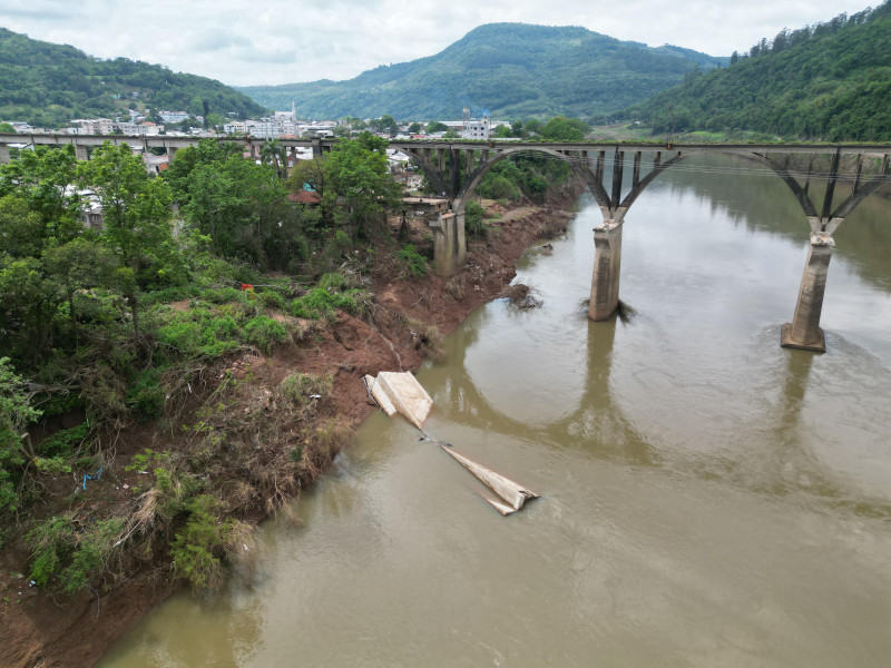 Ponte realiza a ligação entre os municípios de Muçum e Roca Sales, que auxilia, segundo a prefeitura, o transporte de mais de mil pessoas