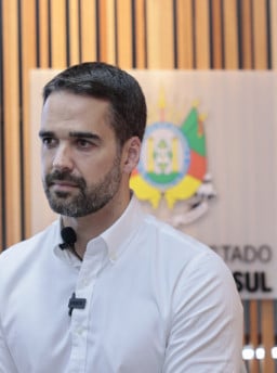 Após polêmicas, Eduardo Leite afirma que compra de aeronave para uso do Estado está descartada