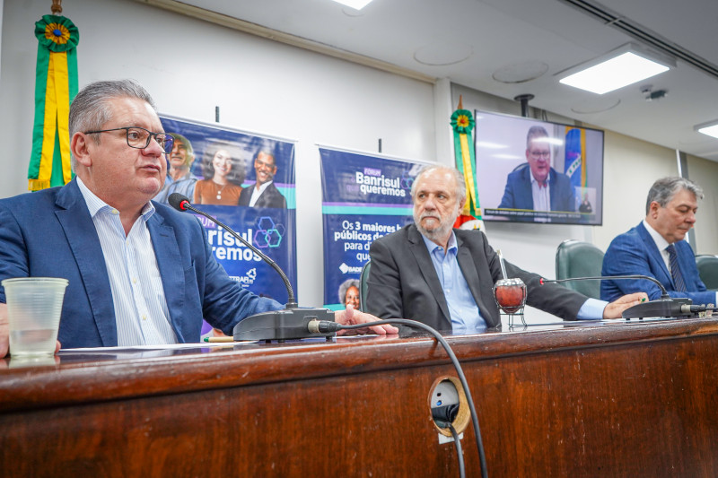 Ranolfo Vieira Júnior (e) disse que integração do Mato Grosso do Sul ao capital social do BRDE pode se concretizar em meados de 2024