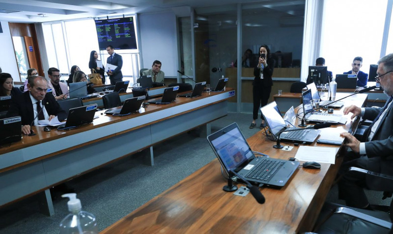 análise e votação do PL 826/2019 estavam pautadas para a reunião do colegiado desta terça-feira (12)