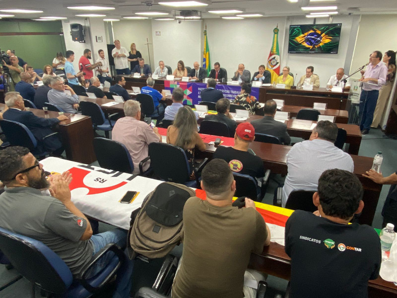 Acordo pretende criar uma Câmara Setorial do Segmento de Serviços Terceirizados para tratar do assunto