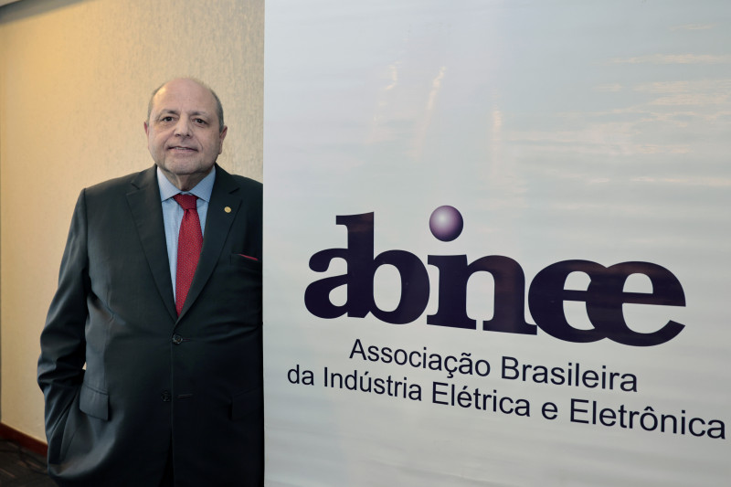 Abinee estima crescimento de 2% do faturamento do setor eletroeletrônico em 2024